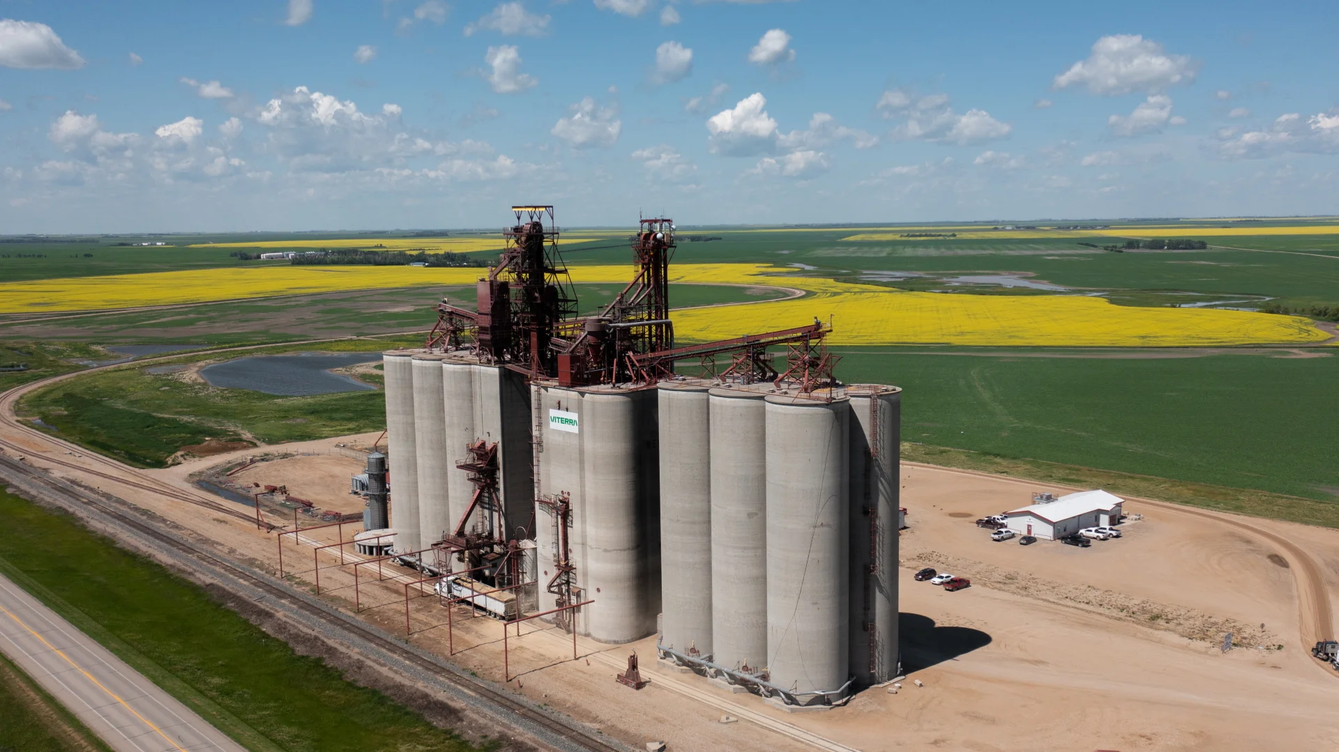 Photo of the Viterra Weyburn grain terminal Viterra-5_web.jpg